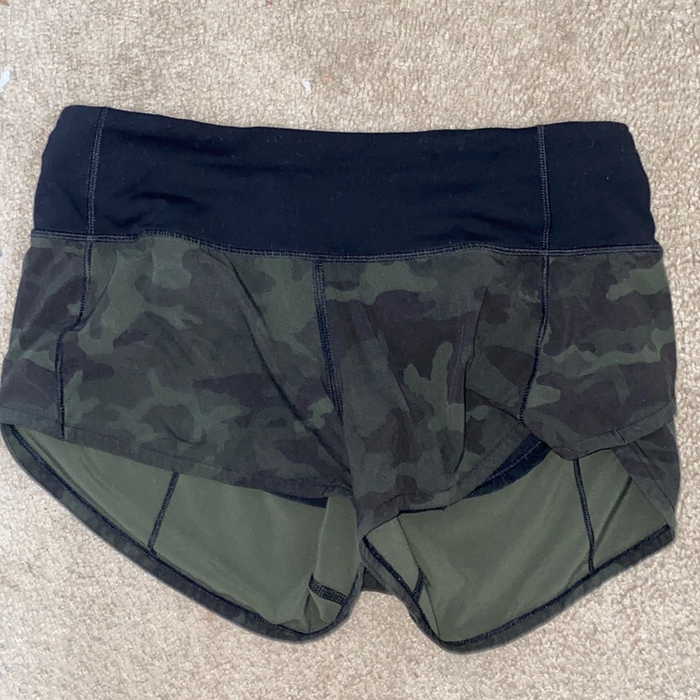 Lululemon camo shorts size 2 2”